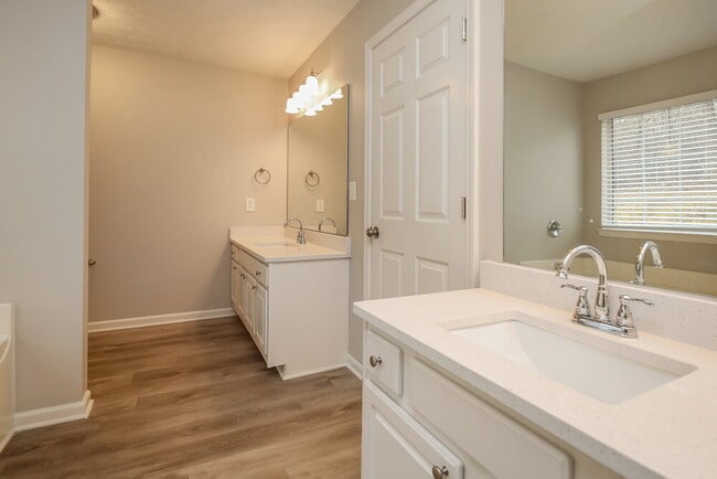 Building Photo - 765 Baskins Cir