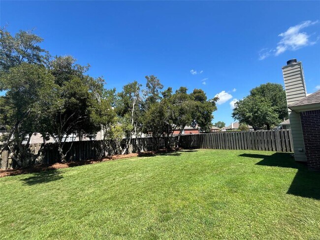 Building Photo - 8951 Alderwood Way