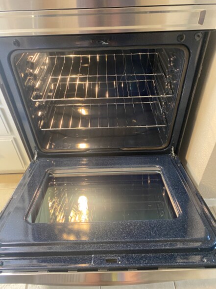 Building Photo - 904 Tulane St