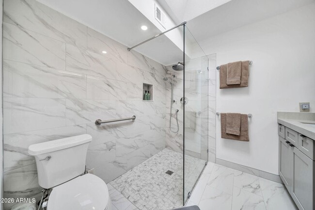 Building Photo - 7368 E Pleasant Run