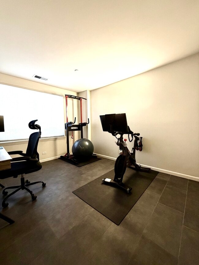 Building Photo - 362 Broadmoor Ln