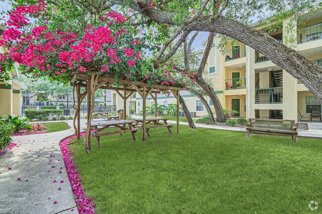 Building Photo - GOLDEN OAKS
