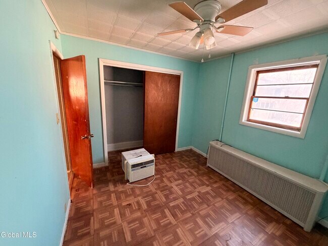 Building Photo - 8 Bayard St