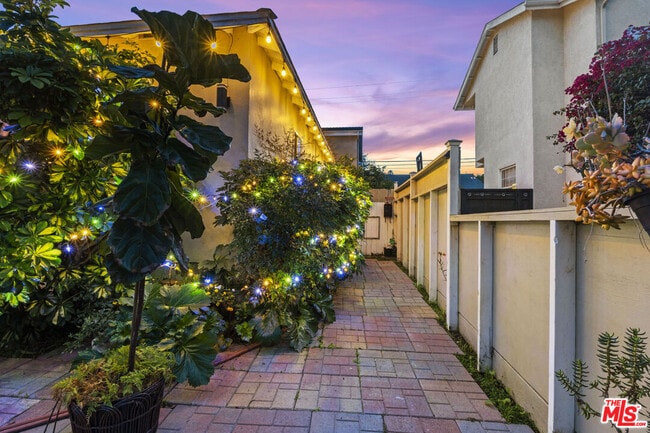 Building Photo - 4183 Commonwealth Ave