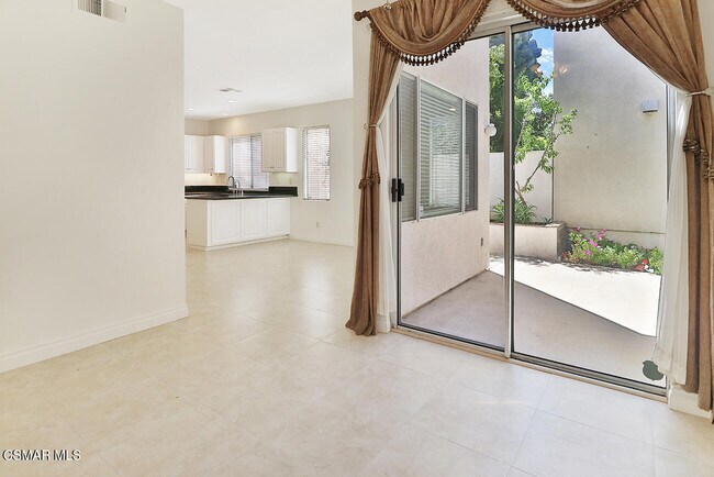 Building Photo - 5505 Salerno Dr