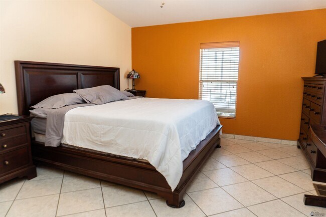 Building Photo - 10772 S Williams Ave