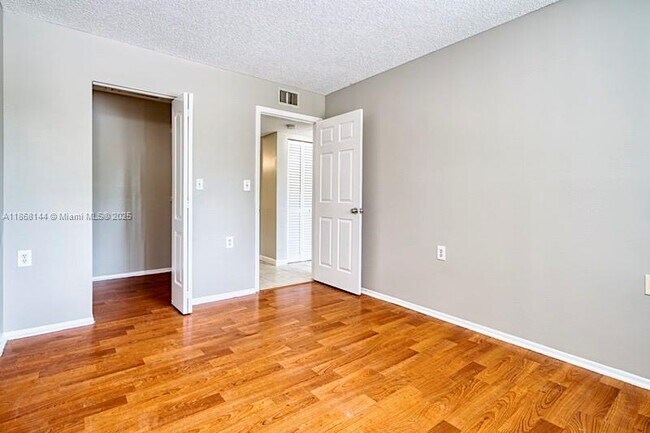 Building Photo - 1139 Lake Terry Dr