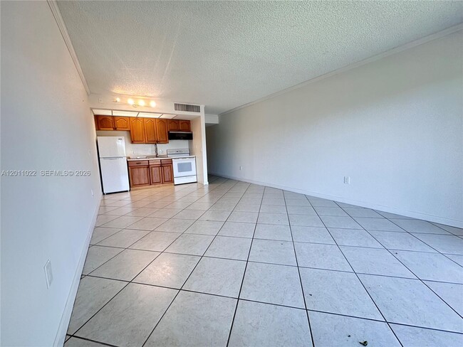 Building Photo - 13455 SW 16th Ct