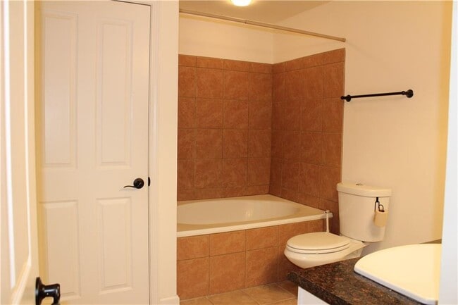 Building Photo - 1101 Juniper St NE