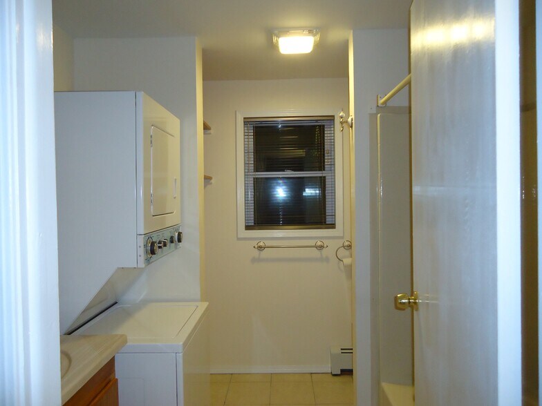 Building Photo - 24 Chilmark St
