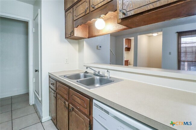 Building Photo - 1105 Covey Ln