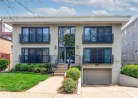 Building Photo - 610 Forest