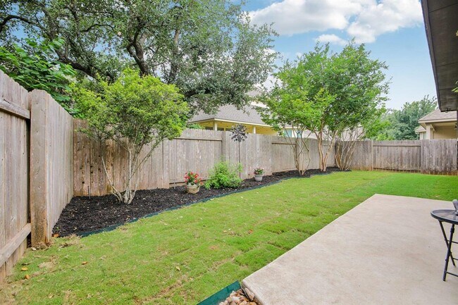 Building Photo - 2228 Hilltop Climb Dr