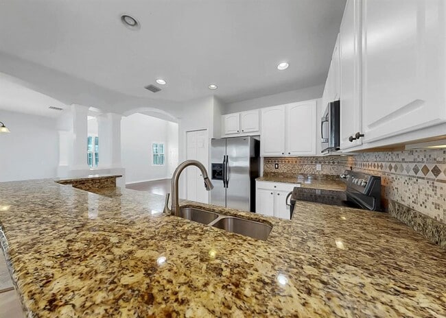 Building Photo - 17423 New Cross Cir