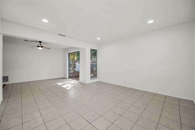 Building Photo - 2664 Sunny Breeze Ave