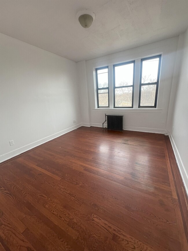 Building Photo - 331 79th St