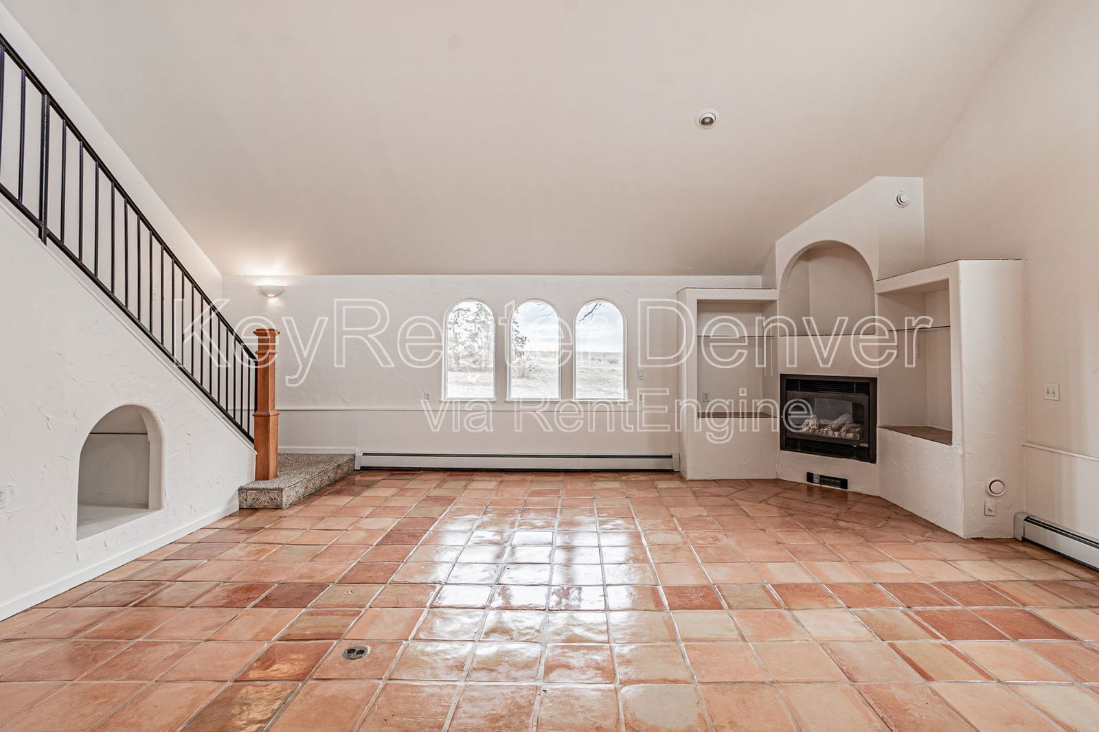 Building Photo - 990 Beech St