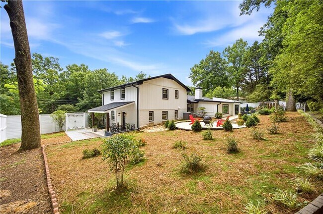 Building Photo - 2220 Spring Mill Cove