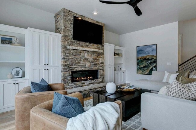 Building Photo - Beautiful home perfect for entertaining