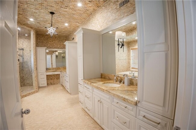 Building Photo - 5001 Latrobe Dr