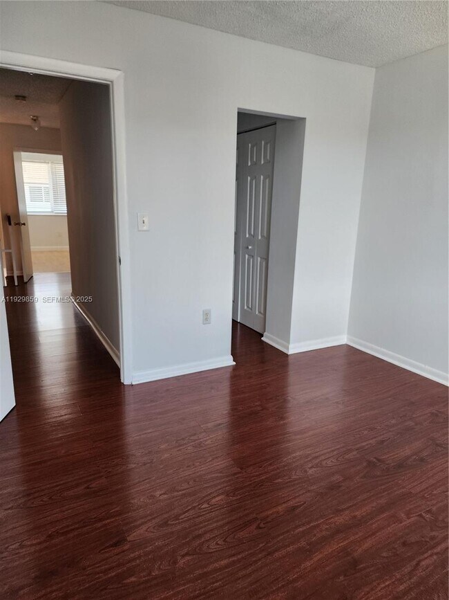 Building Photo - 401 SW 109th Ave