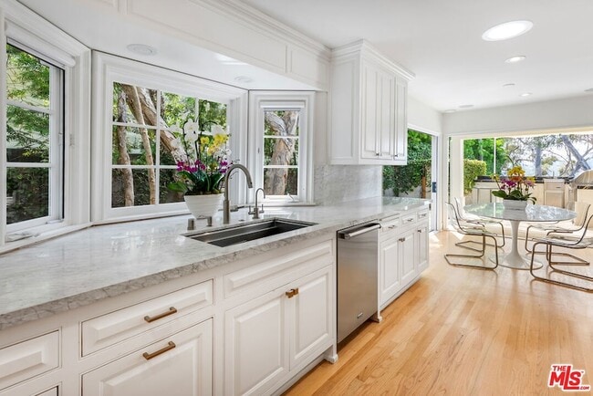 Building Photo - 797 Amalfi Dr