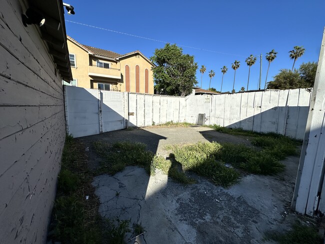 Unit C Parking Area - 656 S 7th St