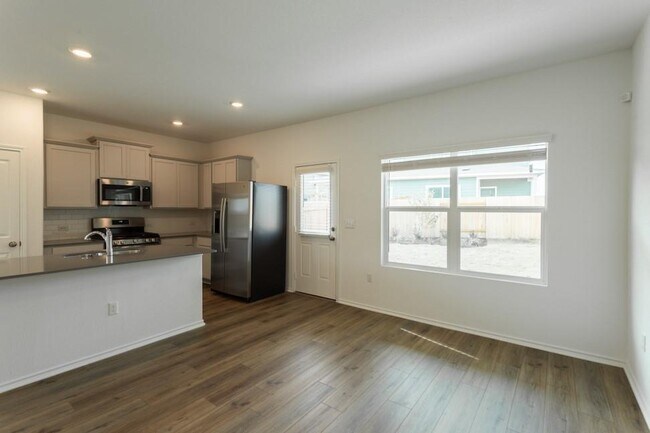 Building Photo - 7237 Spotted Leaf Wy