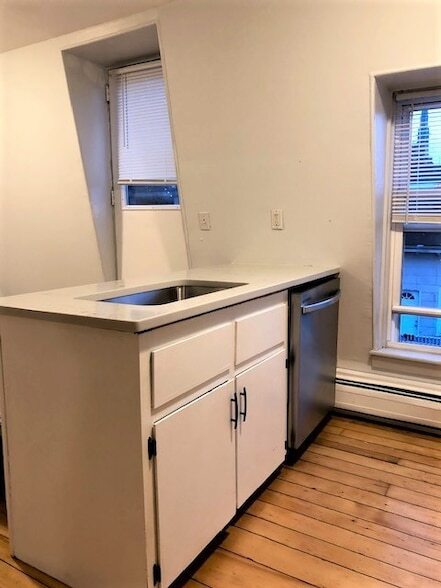 Building Photo - 33 Ann St