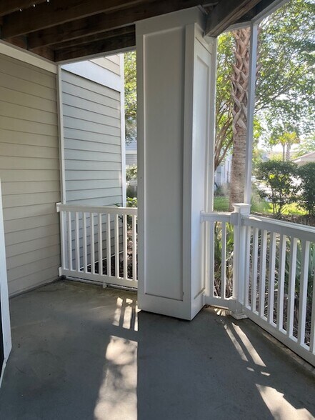 Building Photo - 1300 Park W Blvd