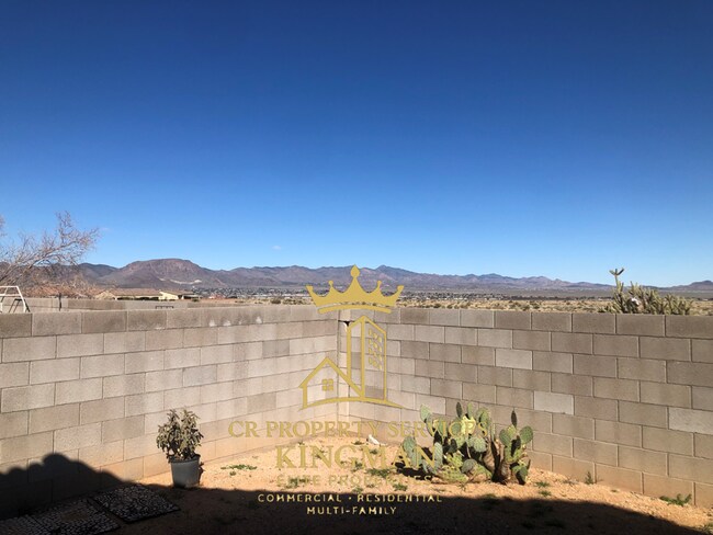 Building Photo - Beautiful 3 bed 2 bath Split Floor plan home - Near KRMC Hualapai Mountain Campus