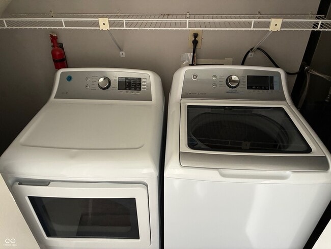 Building Photo - 7687 Madden Ln