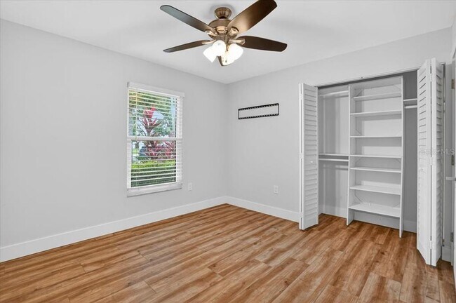 Building Photo - 4230 Shady Oaks Ct