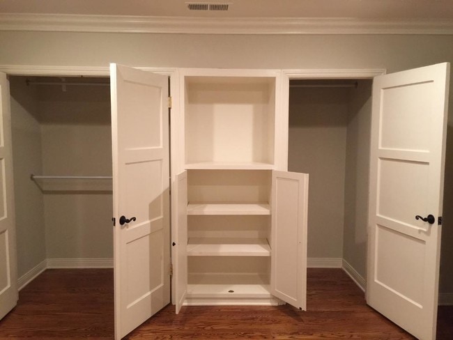 Master Closet - 2226 Patricia Ave