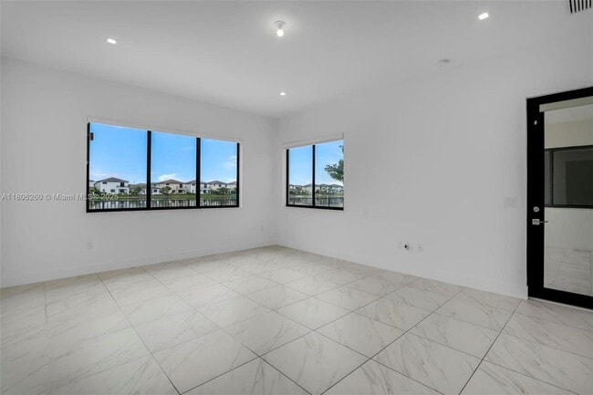Building Photo - 4309 SW 176th Ave