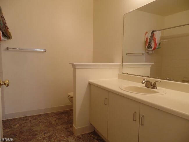 Building Photo - 57 Waugh Ct