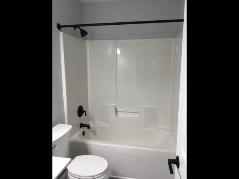 Building Photo - 1609 Tate Rd