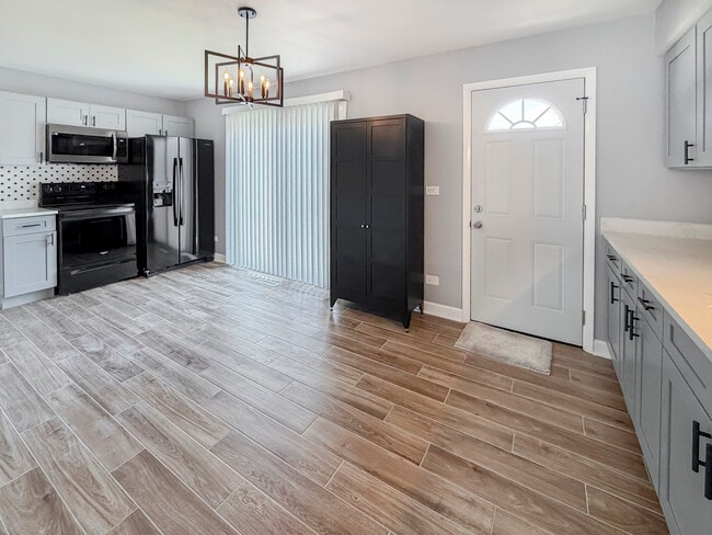 Building Photo - 213 Lafayette St