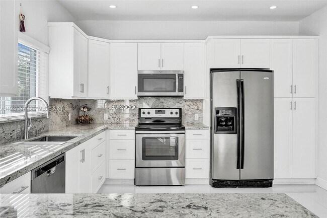 Building Photo - 1102 Meadow Lark Ave