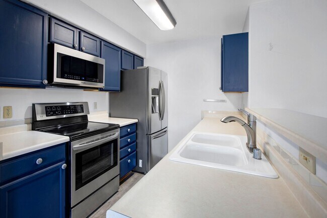 Building Photo - 120 Whalen Ave