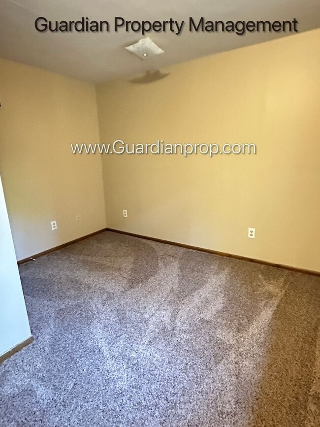 Building Photo - Rosemount Single Family Home, Corner lot, ...