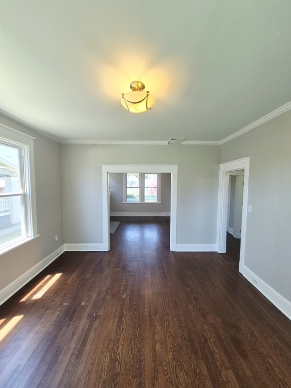 Building Photo - 2113 Barton Ave