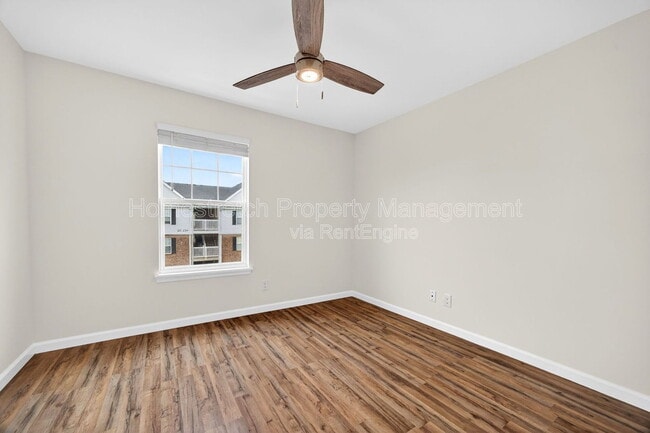 Building Photo - 531 Saravalle Dr