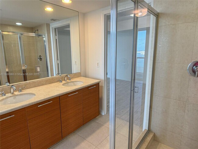 Building Photo - 50 Biscayne Blvd