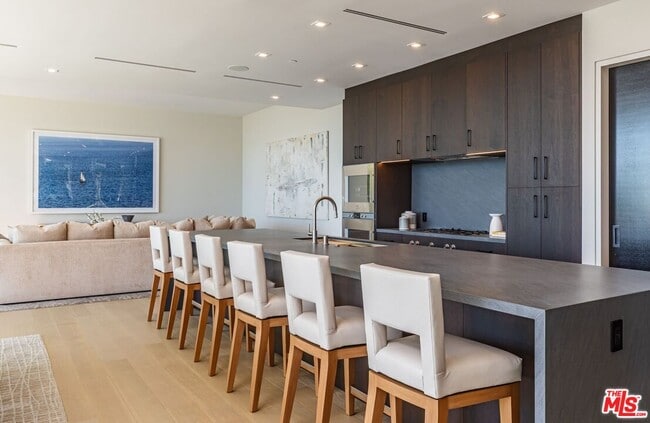 Building Photo - 1895 Rising Glen Rd