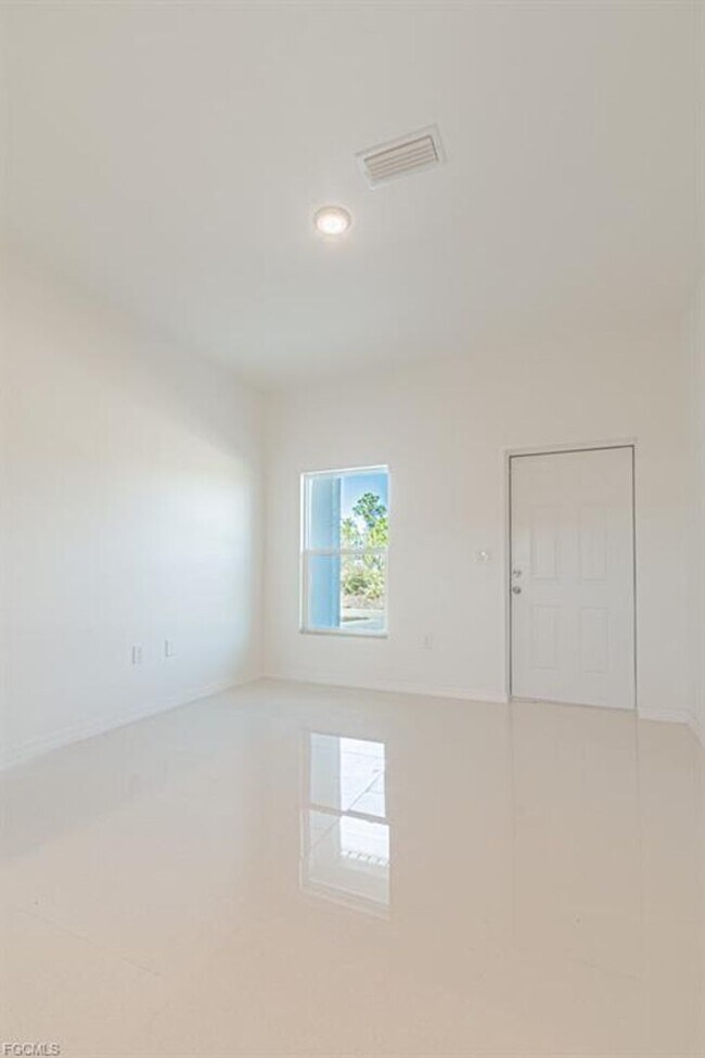 Building Photo - BRAND NEW CONSTRUCTION -SINGLE FAMILY 2/2/1
