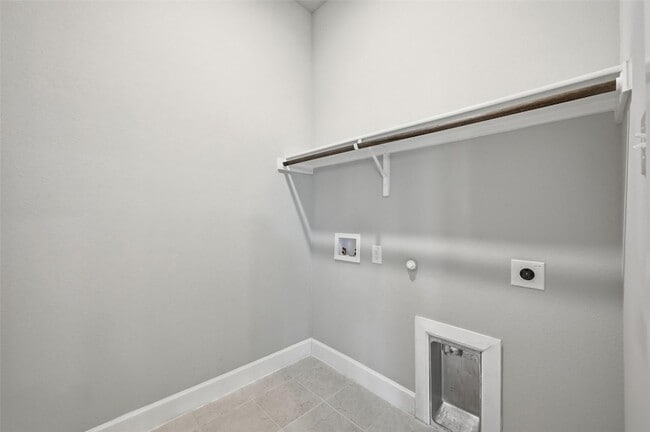 Building Photo - 1620 Mcdougall Crk