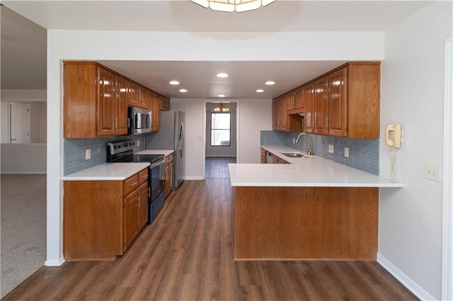 Building Photo - 1 Sandon Ln