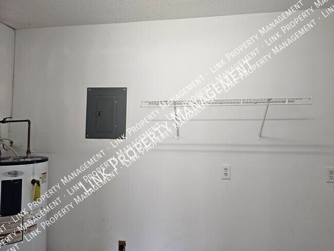 Building Photo - 5364 Haisten Ct