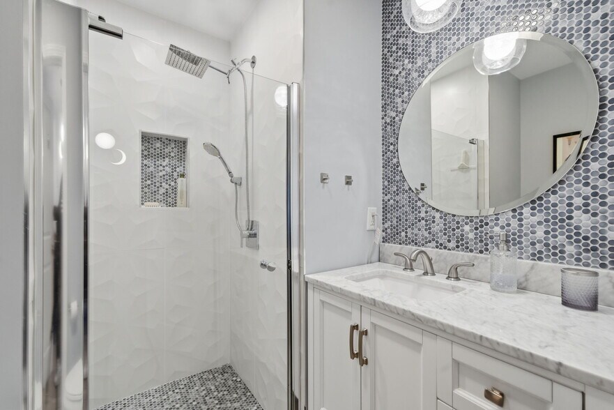 Building Photo - 68 Edson St